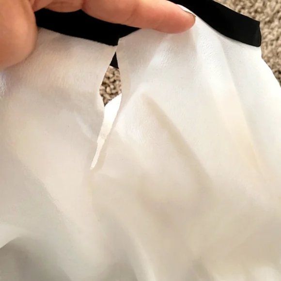 Club Monaco 100% Silk White Blouse Long Sleeves Size M - Picture 9 of 12